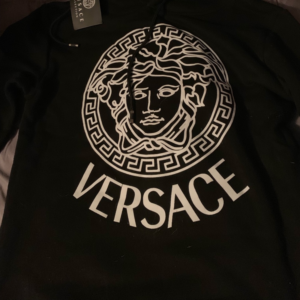 Sweat shirt and sweat paints